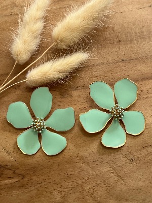 Boucles d’oreilles Flower (vert d’eau)